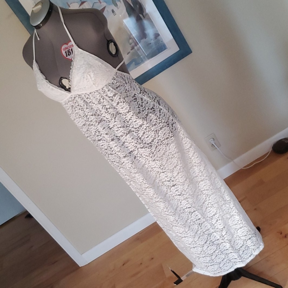 Les Jupons De Tess Bloom Lace Maxi Dress